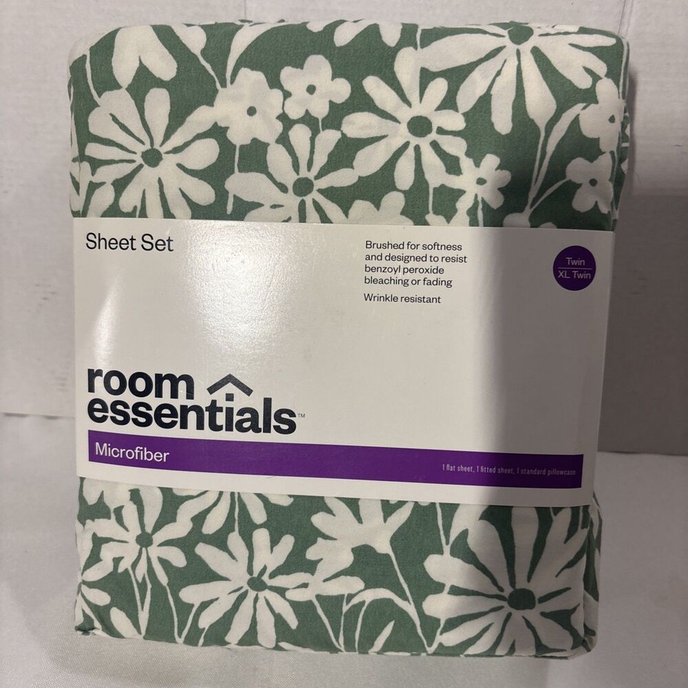 Twin / XL Twin Sheet Set Microfiber Room Essentials BRAND NEW Green W/ Flowers